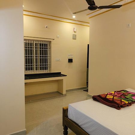 Liya Guest House Tiruvannamalai Luaran gambar